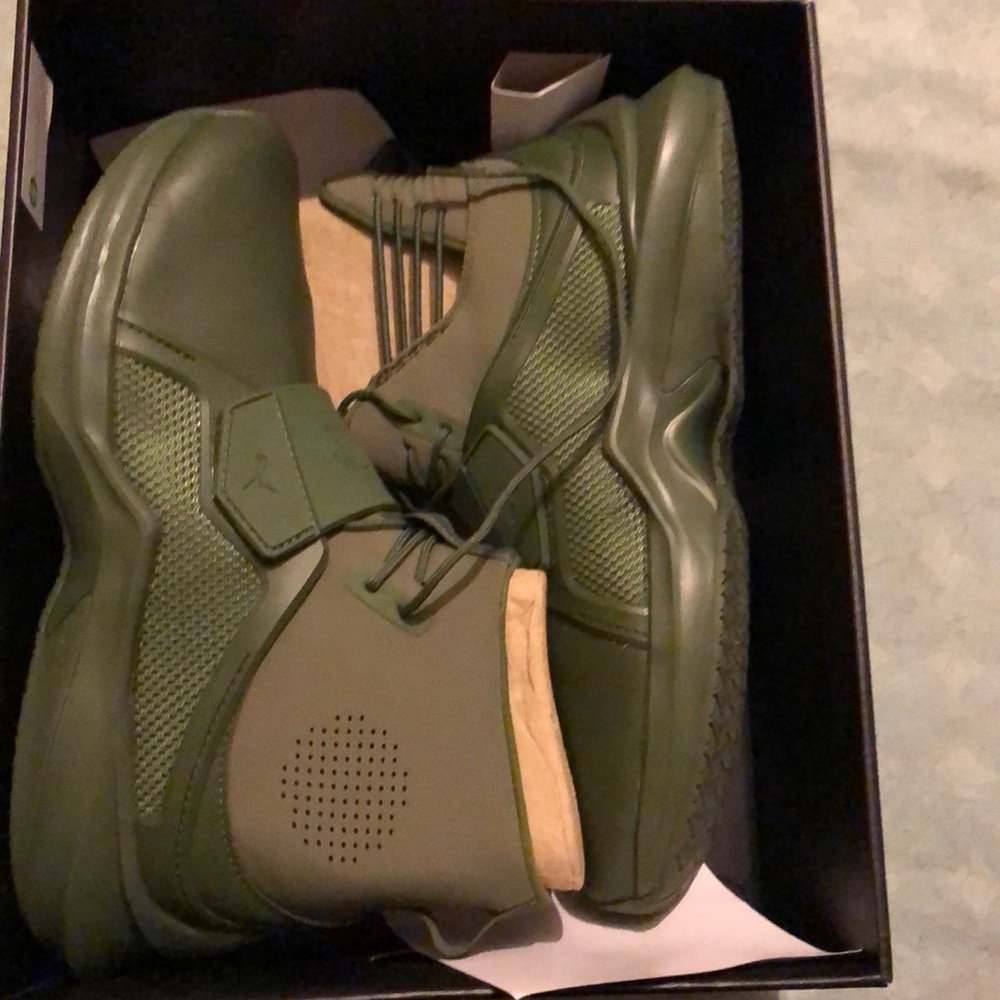 Fenty Runners